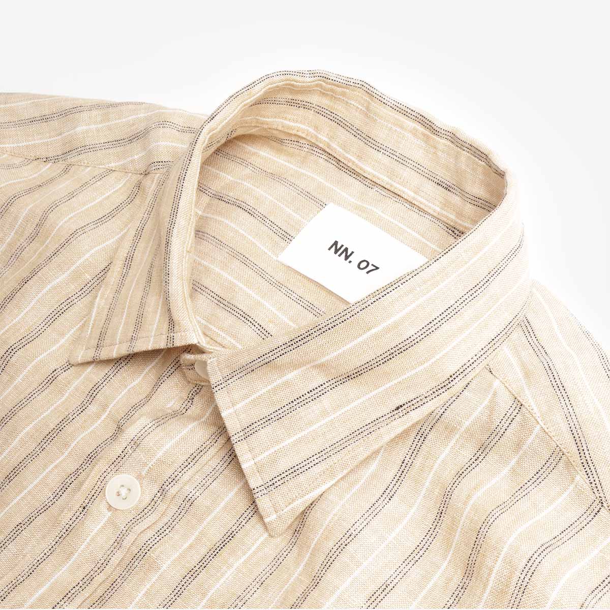 NN.07 Deon Linen Shirt, Black Stripe, Detail Shot 3