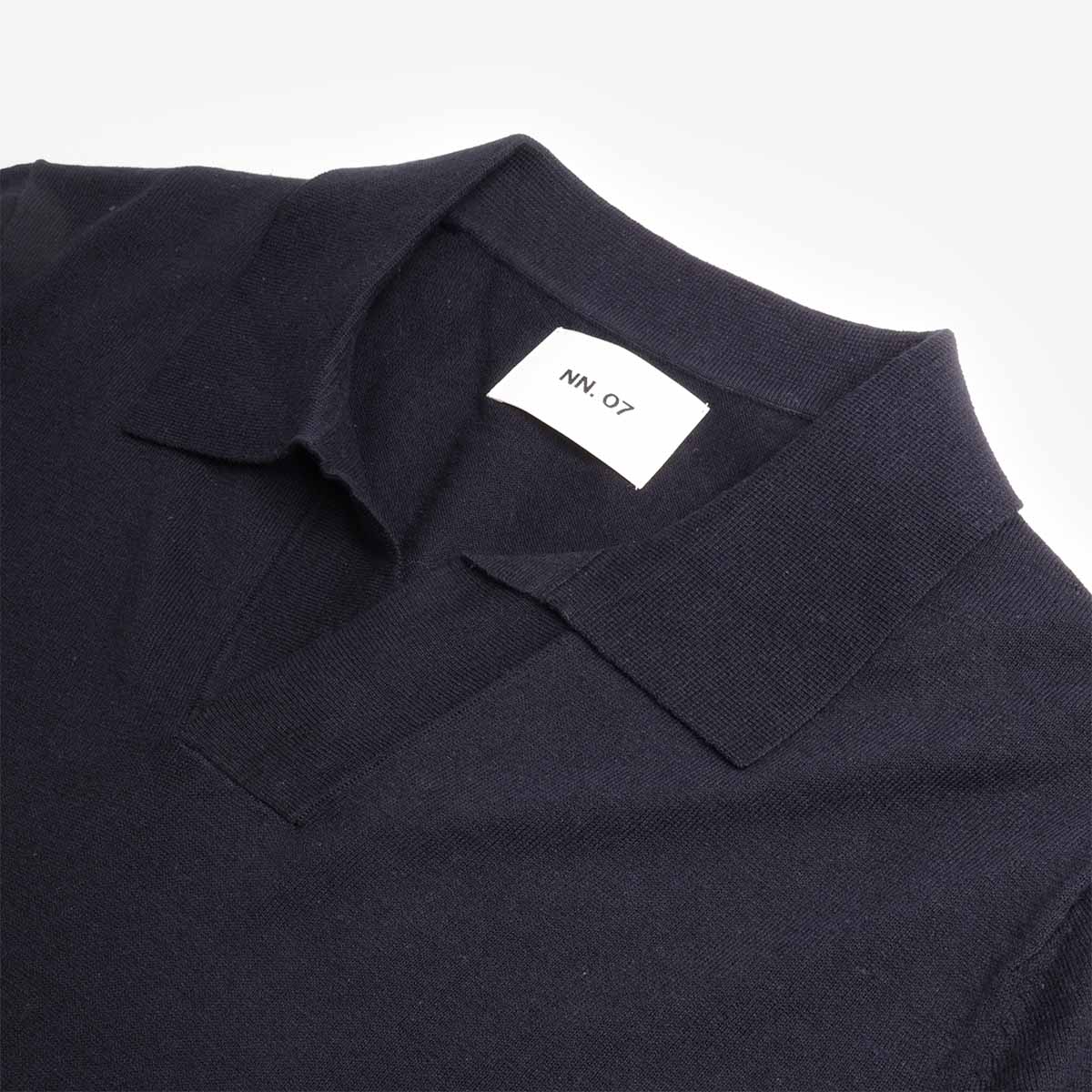 NN.07 Ryan Knitted Linen Blend Polo Shirt, Navy Blue, Detail Shot 3