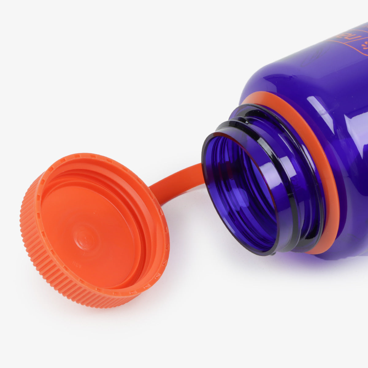 Nalgene Wide Mouth 1 Litre Tritan Sustain Water Bottle, Periwinkle, Detail Shot 3