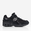 New Balance 2002DX Protection Pack GORE-TEX Shoes, Black Black Metallic, Detail Shot 1