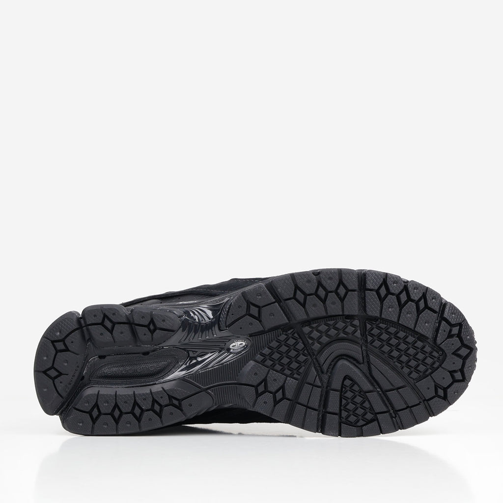 New Balance 2002DX Protection Pack GORE-TEX Shoes, Black Black Metallic, Detail Shot 4