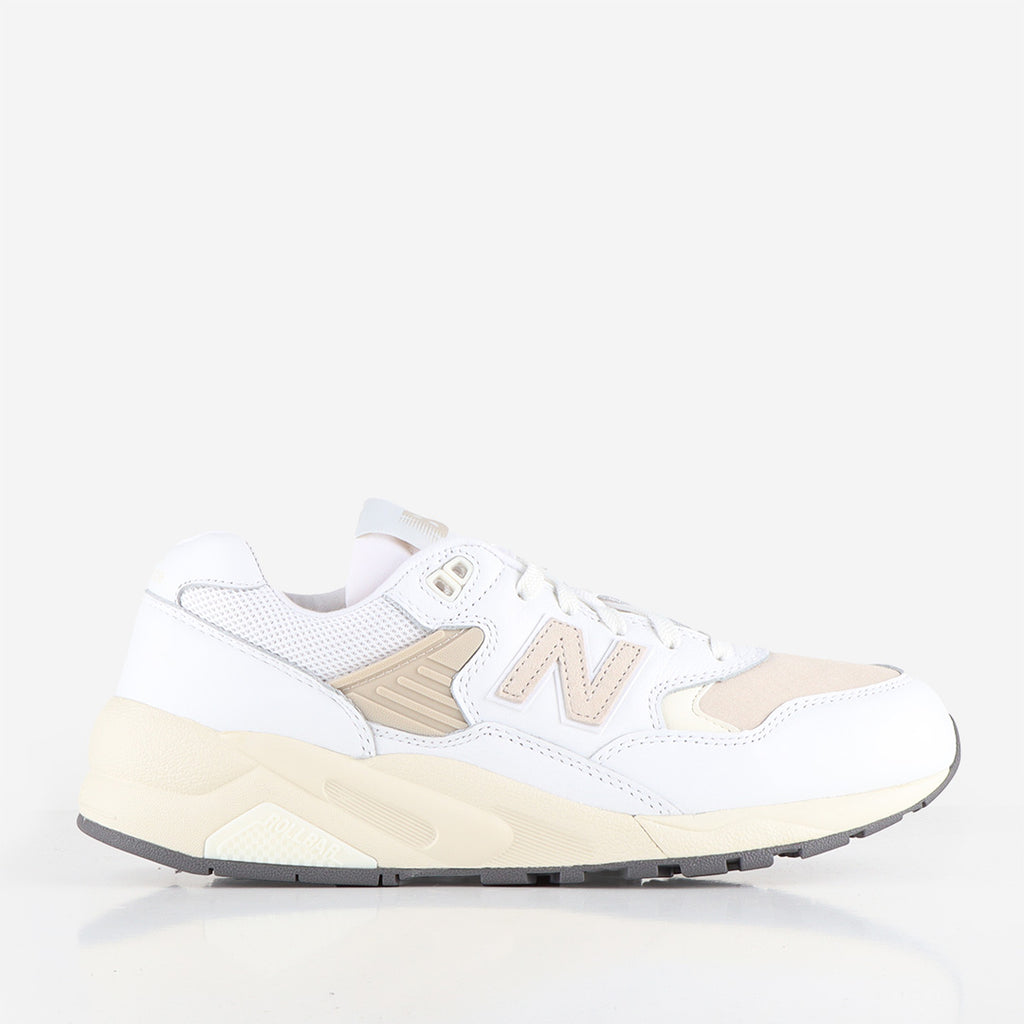 New Balance MT580VTG Shoes, White White, Detail Shot 1
