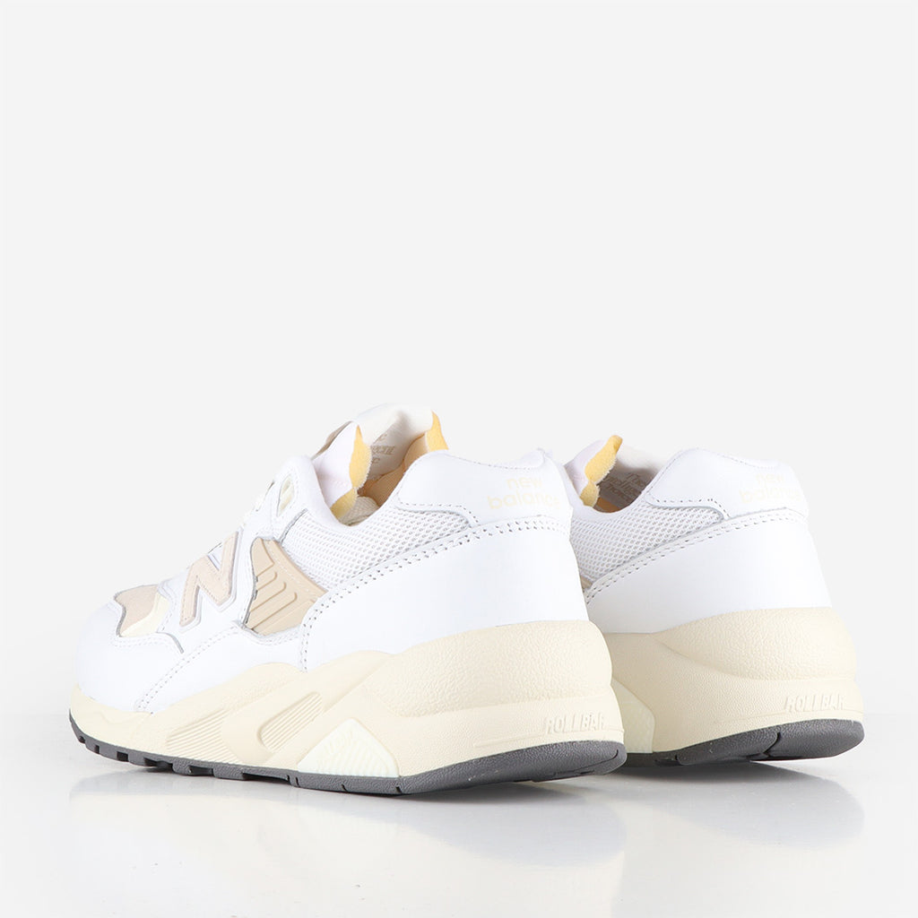 New Balance MT580VTG Shoes, White White, Detail Shot 3