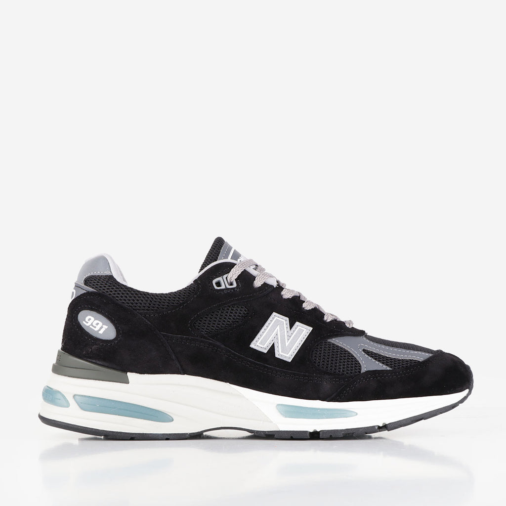New Balance U991BK2 Shoes, Black/Smoked Pearl/Silver, Detail Shot 1