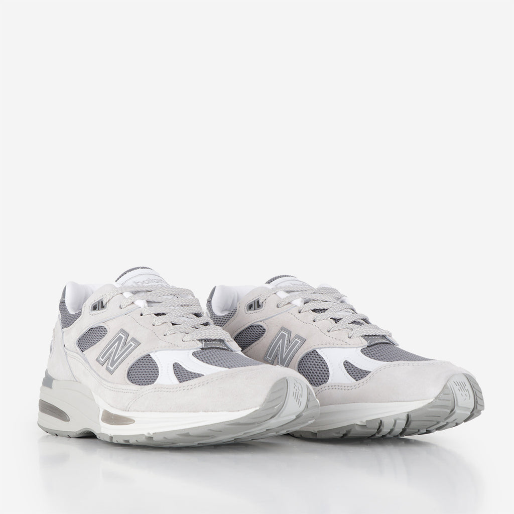 New Balance U991LG2 Shoes, Nimbus Cloud/Cool Grey 7 c/Silver, Detail Shot 2