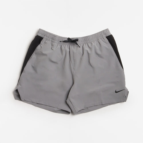 Nike Swim Contend Essential 5" Volley Shorts, Cool Grey, Detail Shot 1