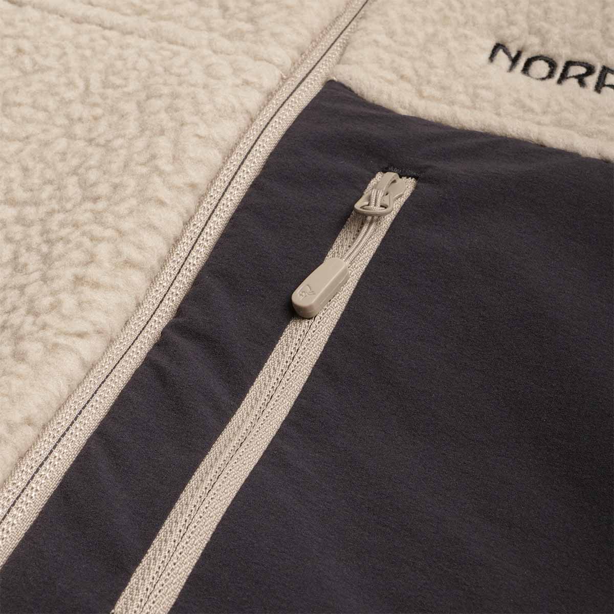 Norrona Trollveggen Warm3 Vest, Winter Twig, Detail Shot 3