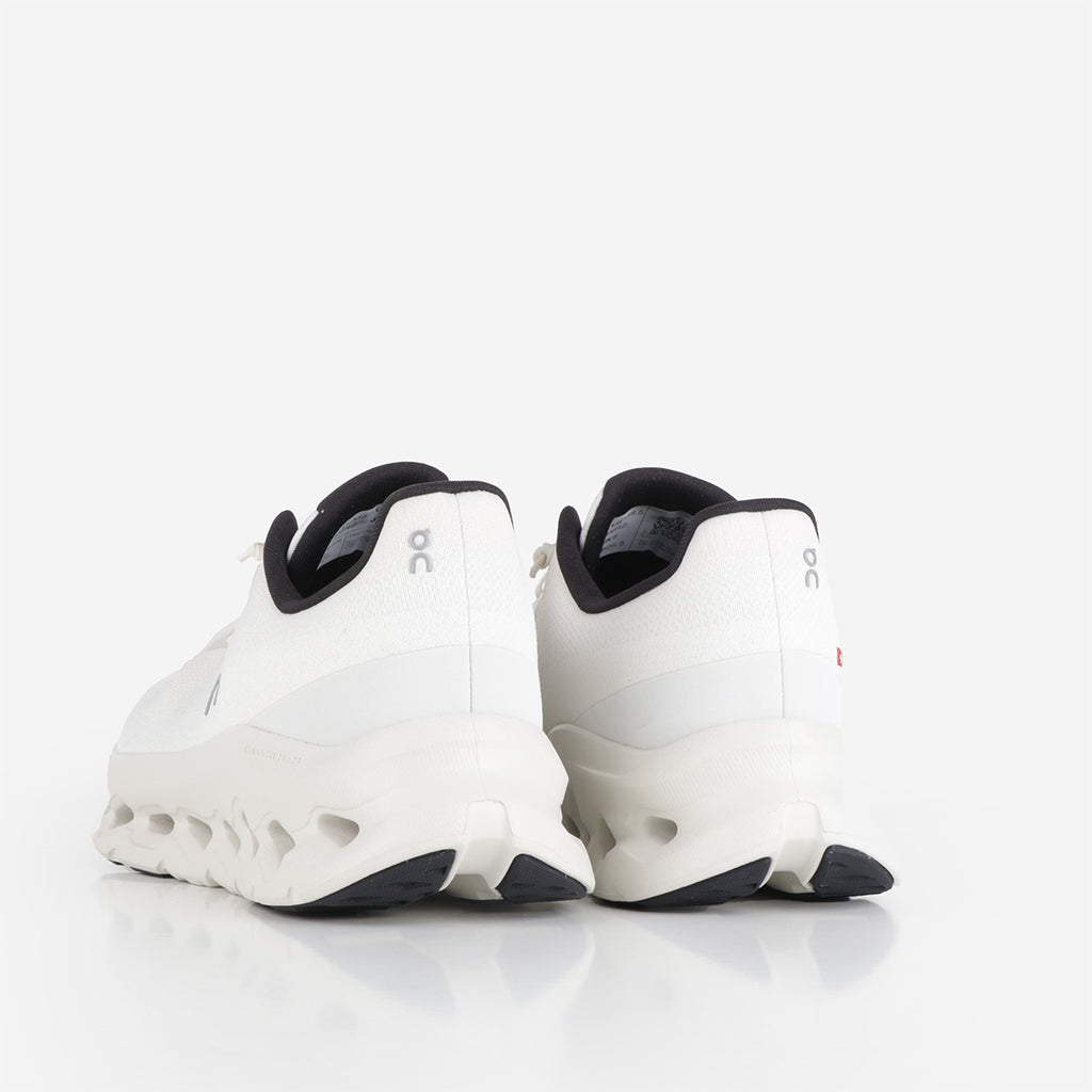 ON Cloudtilt Shoes, Pearl Ice, Detail Shot 4