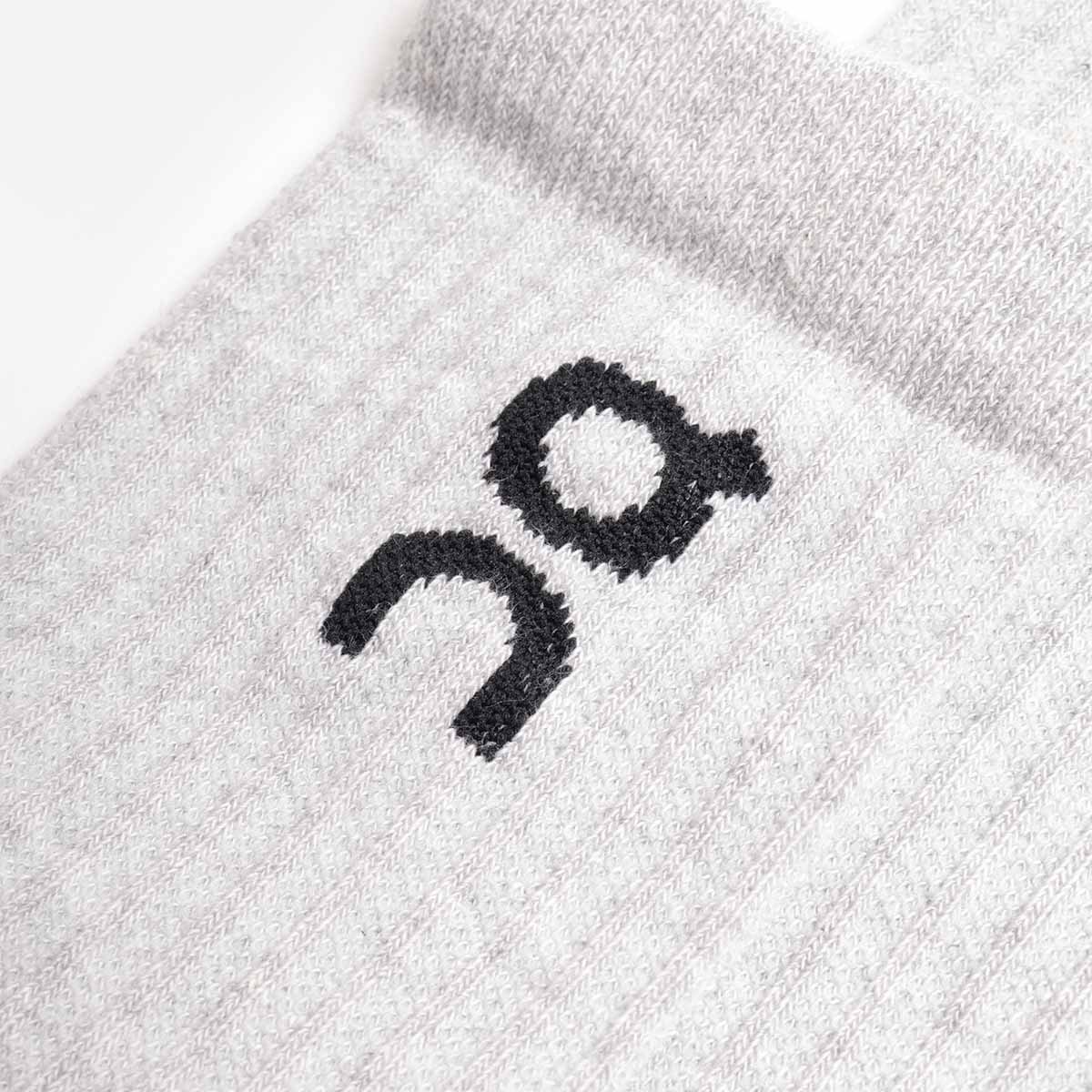 ON Logo Sock High 3 Pack, Heather Grey, Detail Shot 3