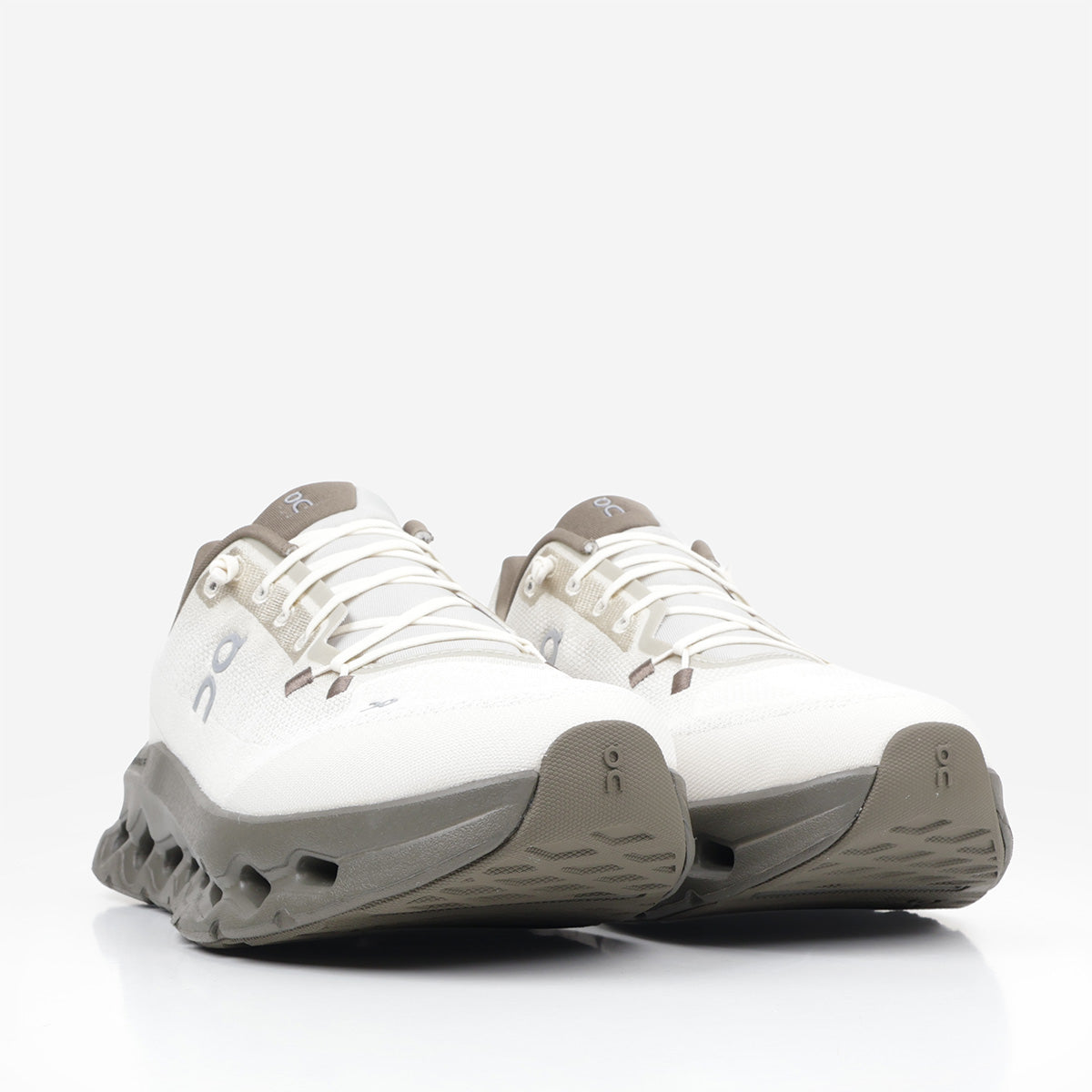 ON Running Cloudtilt Shoes