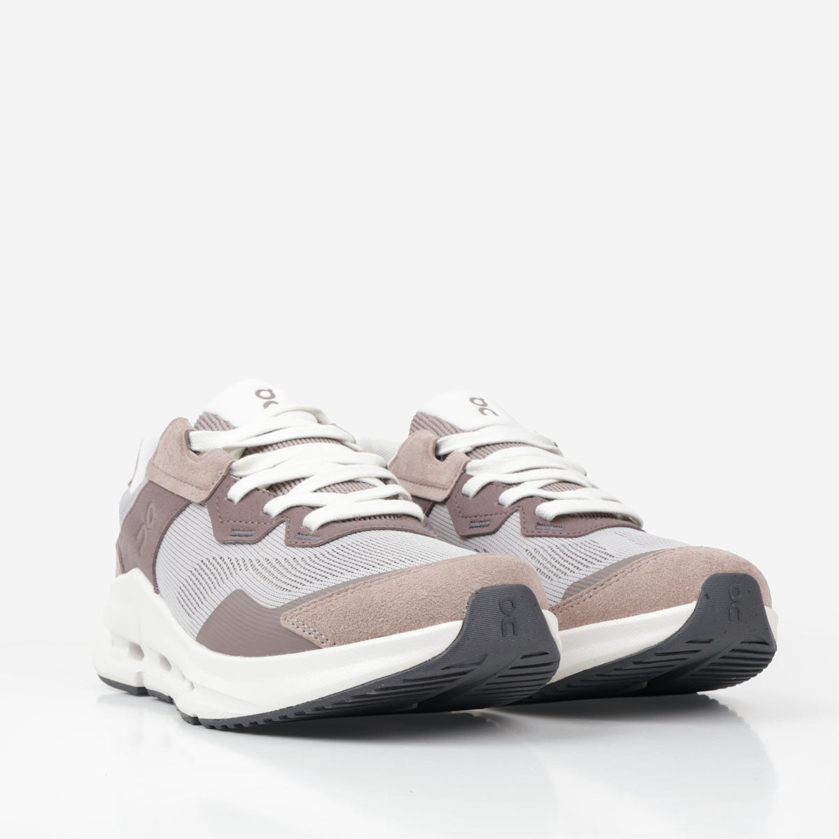 main ON Cloudnova Rift, Fog Ash, Detail Shot 2