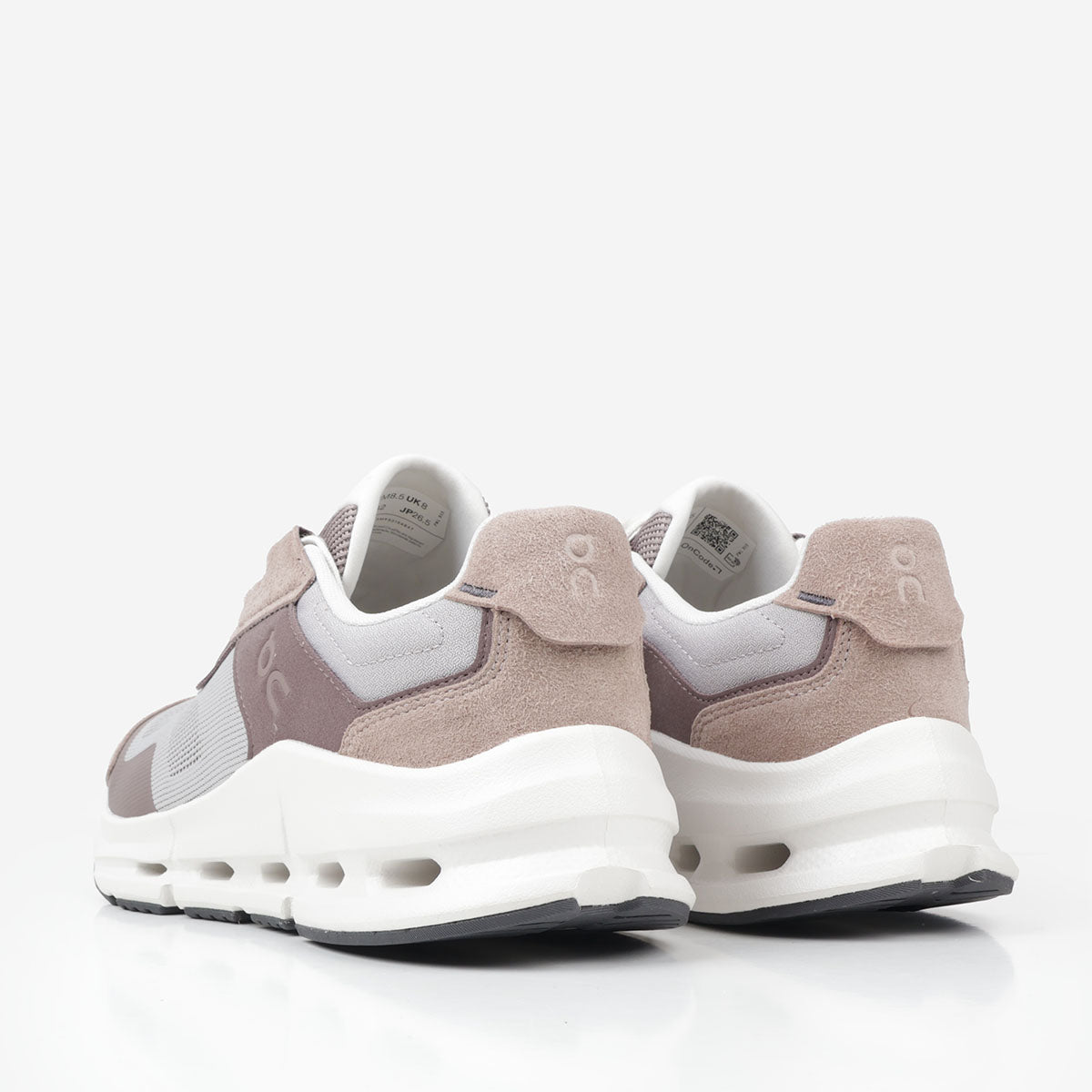 main ON Cloudnova Rift, Fog Ash, Detail Shot 3