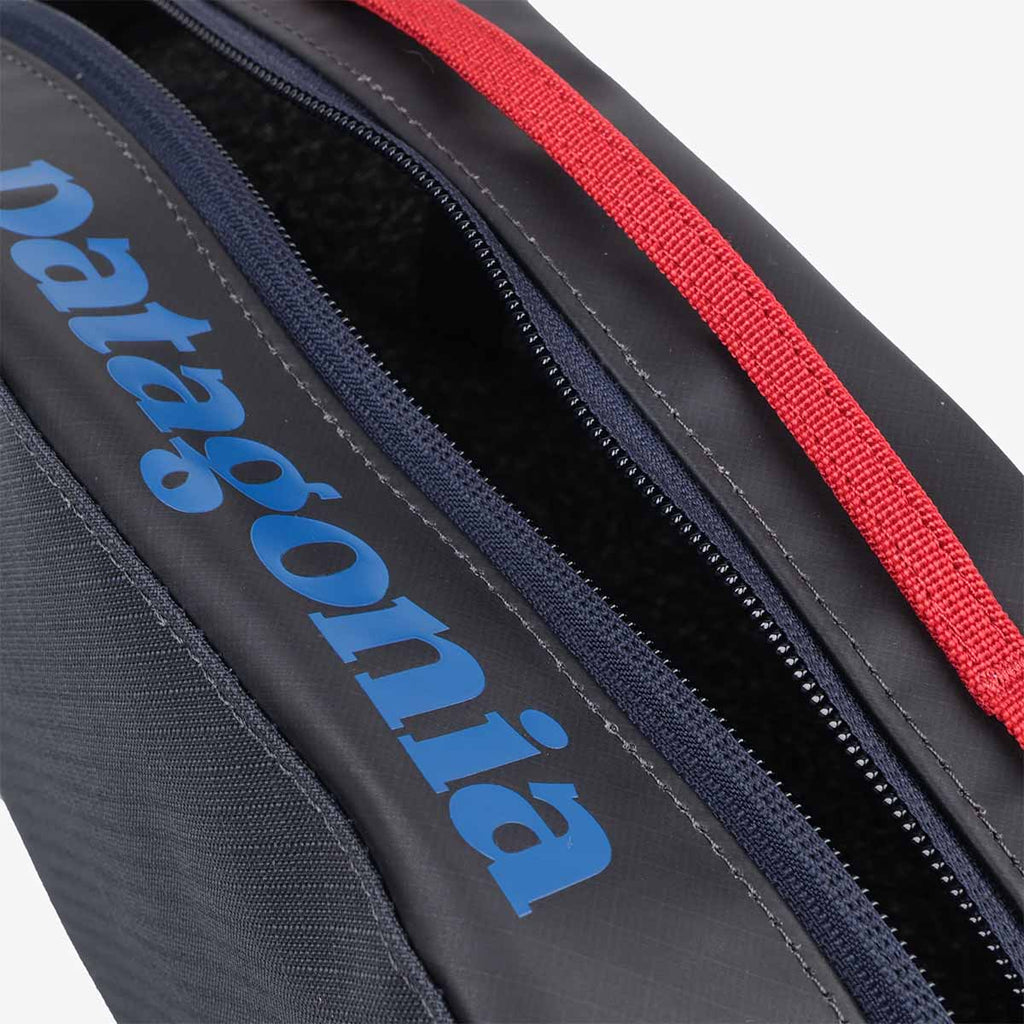 Patagonia Black Hole Cube 3L, Smolder Blue w Amanita Red, Detail Shot 4