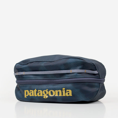 Patagonia Black Hole Cube 6L in Blue, front view