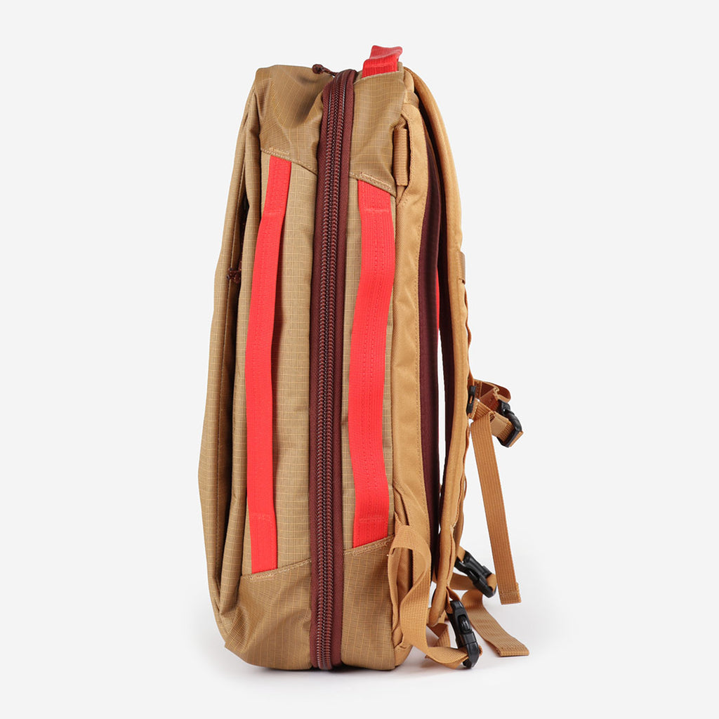Patagonia Black Hole Micro MLC 22L Backpack, Talon Gold, Detail Shot 2