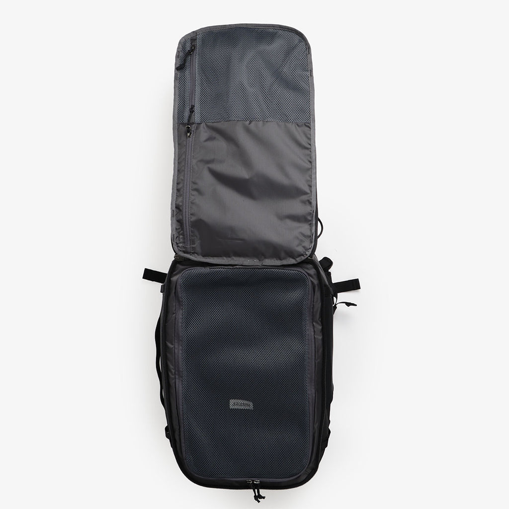 Patagonia Black Hole Mini MLC Bag 30L, Black, Detail Shot 6