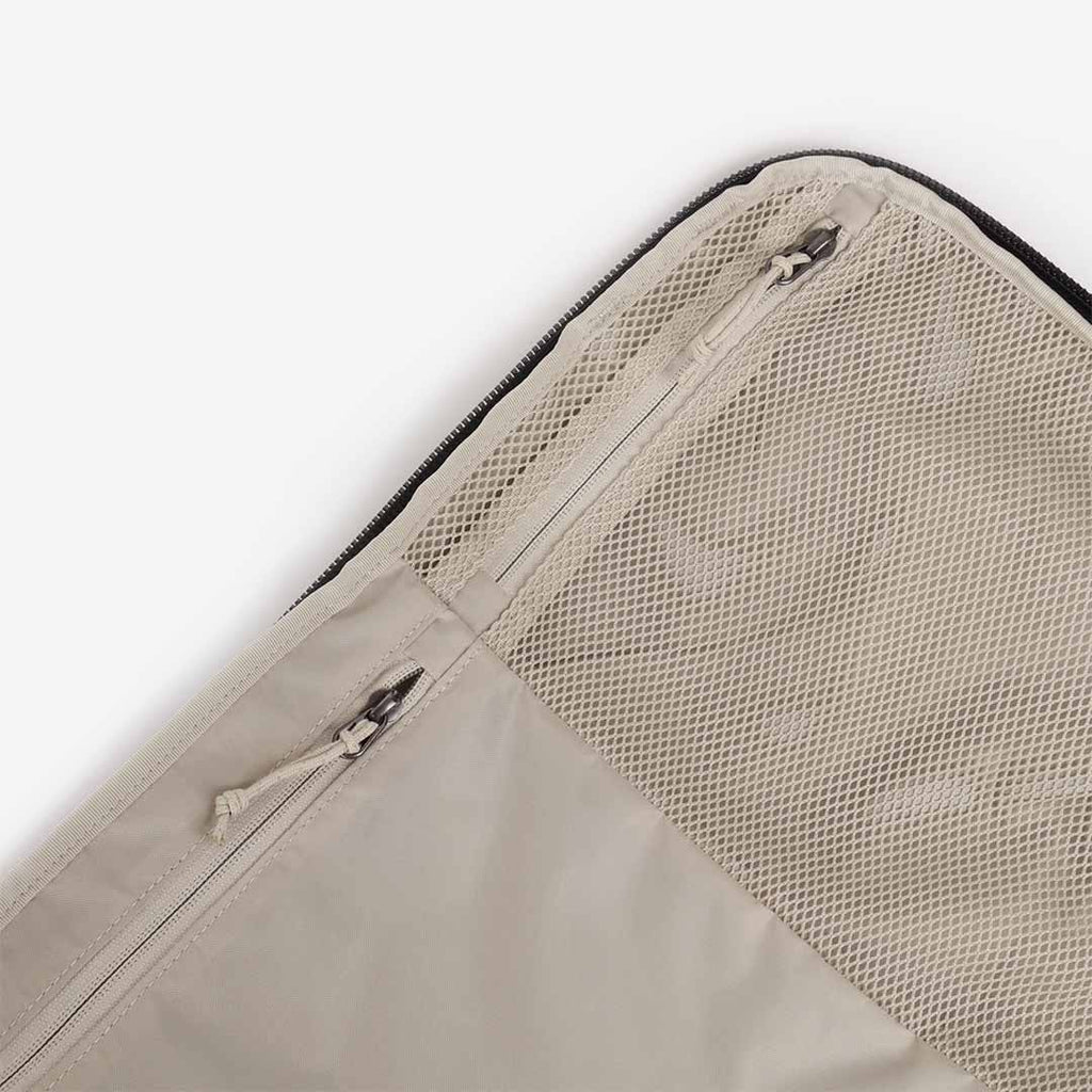 Patagonia Black Hole Mini MLC 30L, Weathered Stone, Detail Shot 6