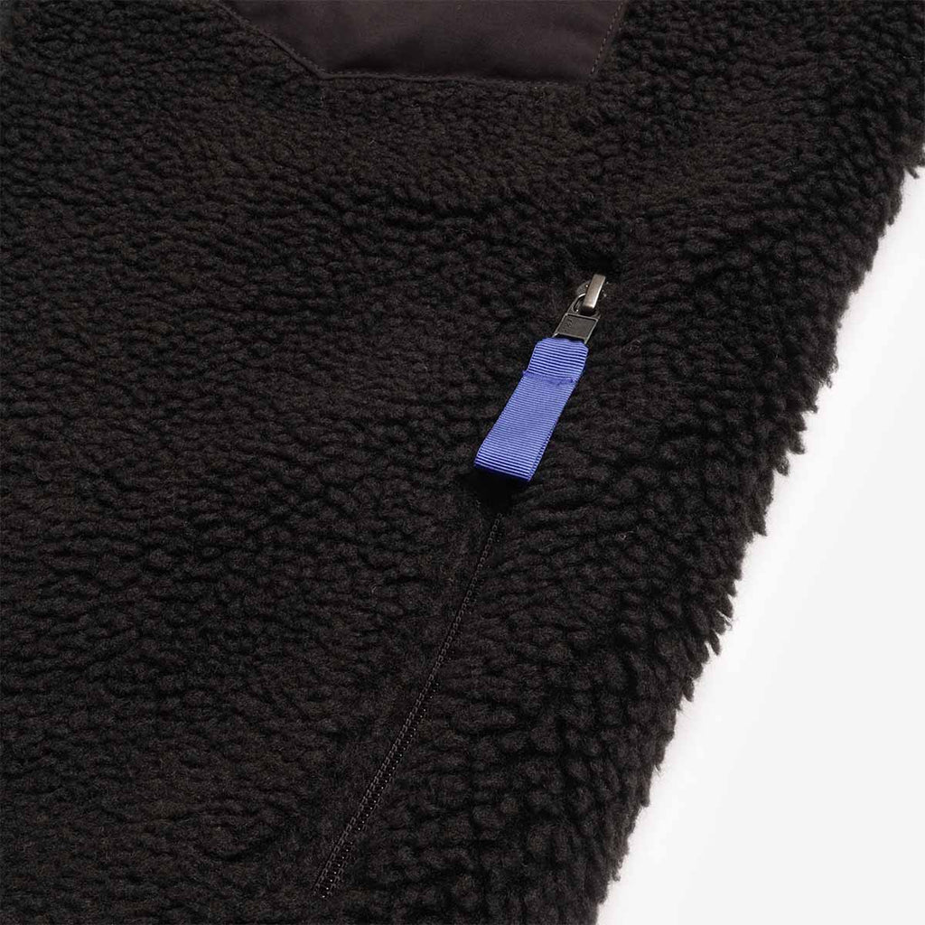 Patagonia Classic Retro-X Fleece Vest, Black, Detail Shot 4