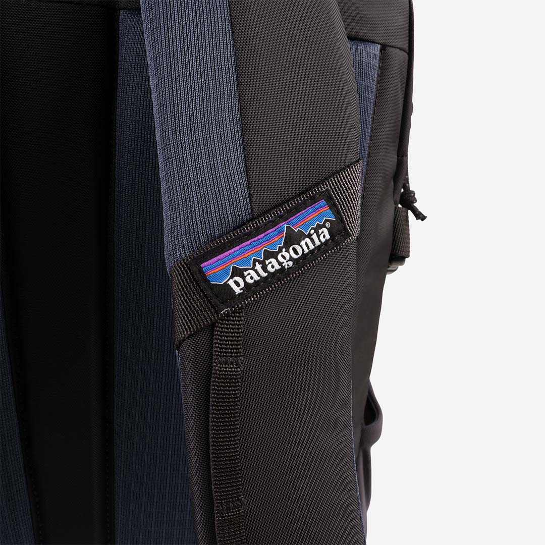 main Patagonia Refugio Day Pack 26L, Smolder Blue, Detail Shot 4