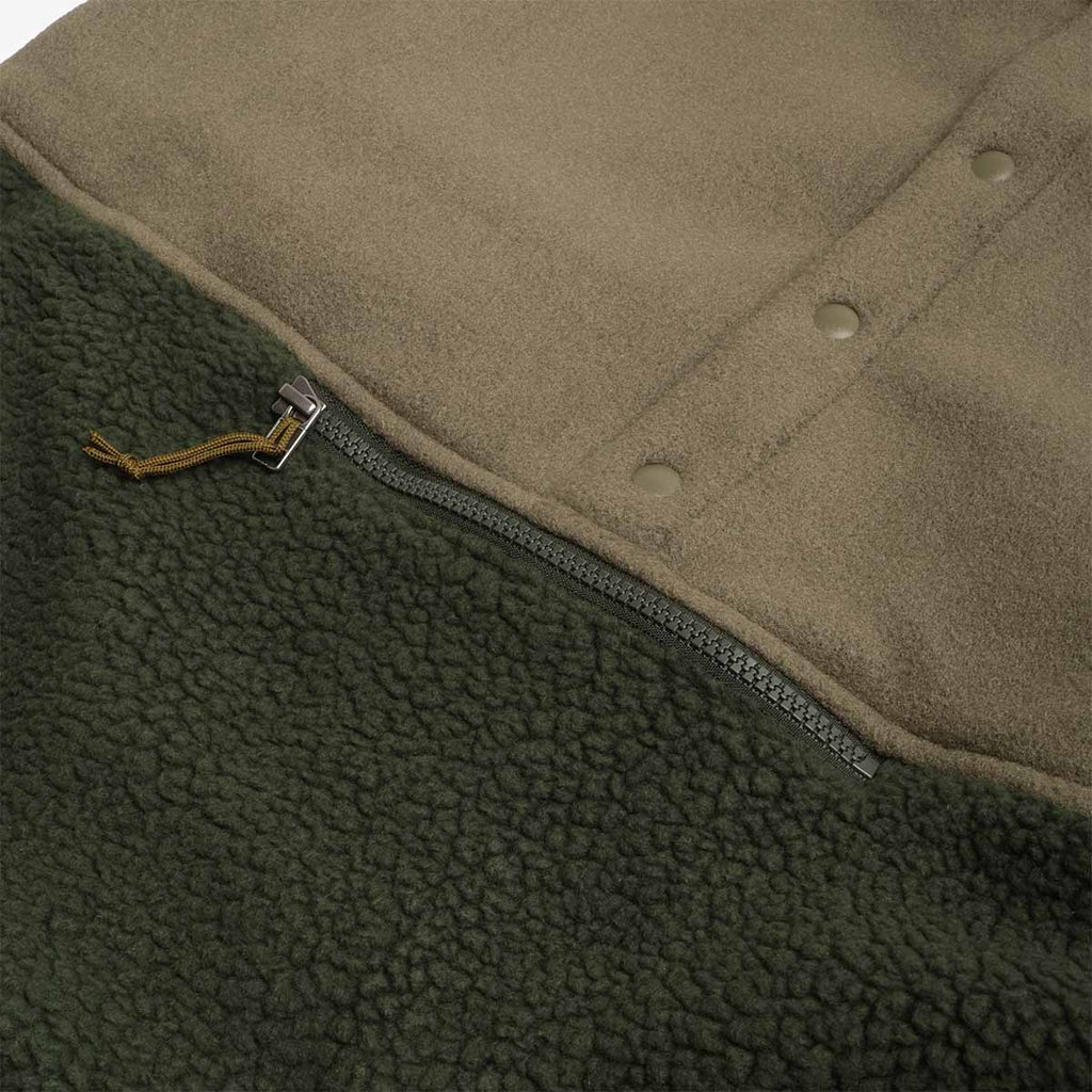 Patagonia Retro Pile 1 2 Snap Pullover, Old Growth Green, Detail Shot 4