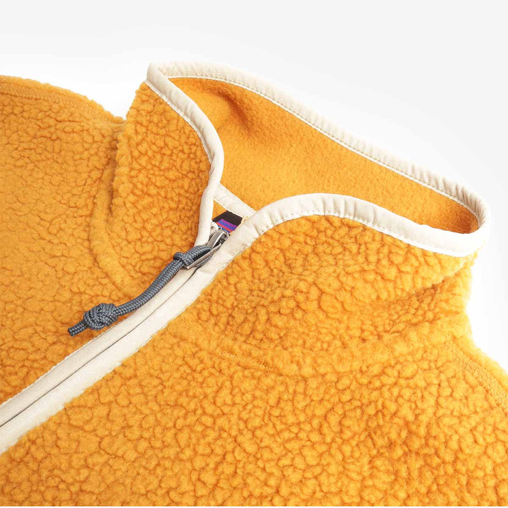Stand collar with cream trim, Patagonia Retro Pile jacket
