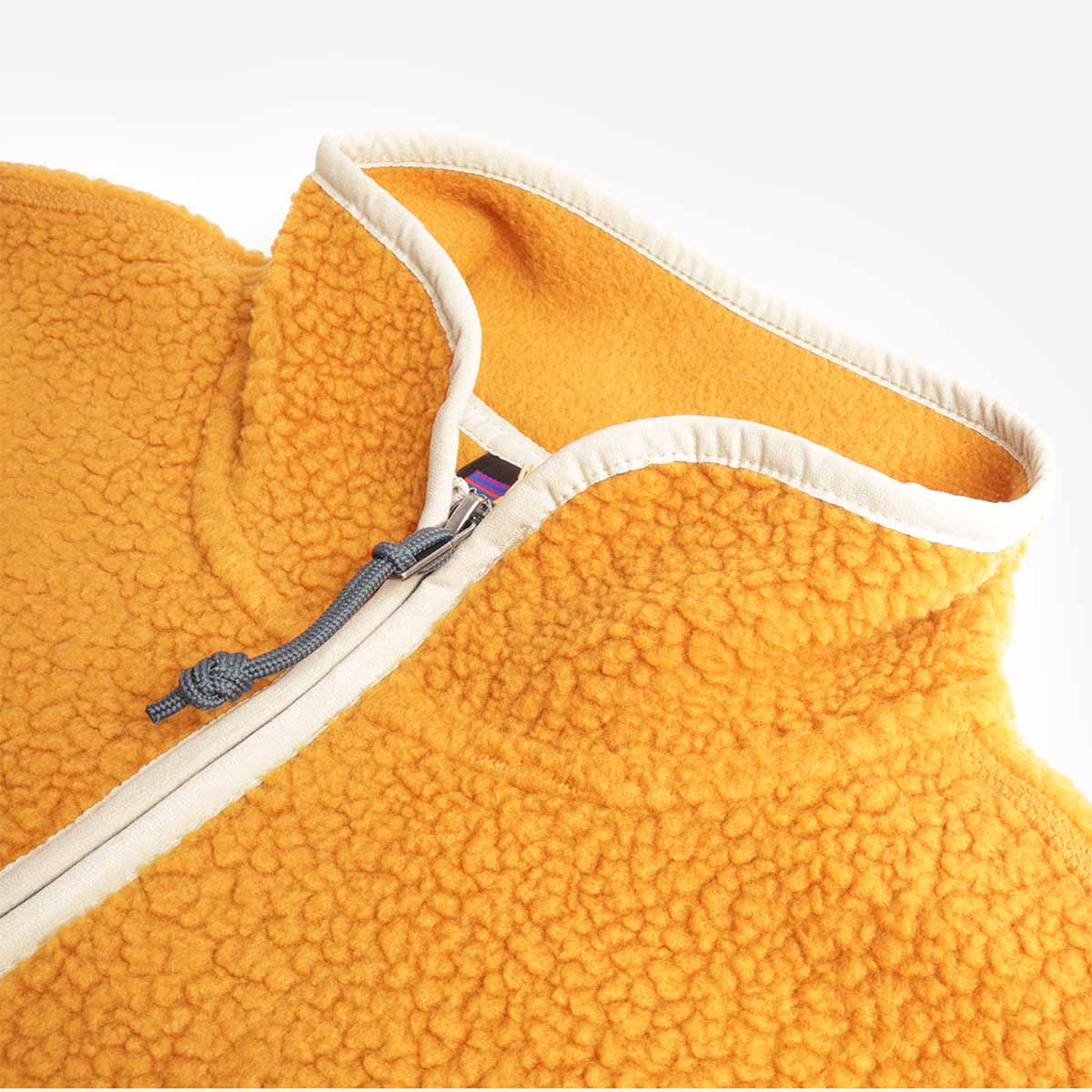 Stand collar with cream trim, Patagonia Retro Pile jacket