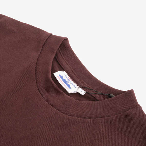 Crew neck and woven brand label, coffee brown tee