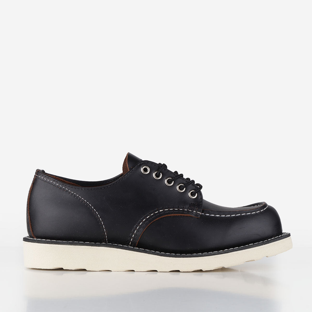 Red Wing Shop Moc Oxford Boot, Black Prairie, Detail Shot 1