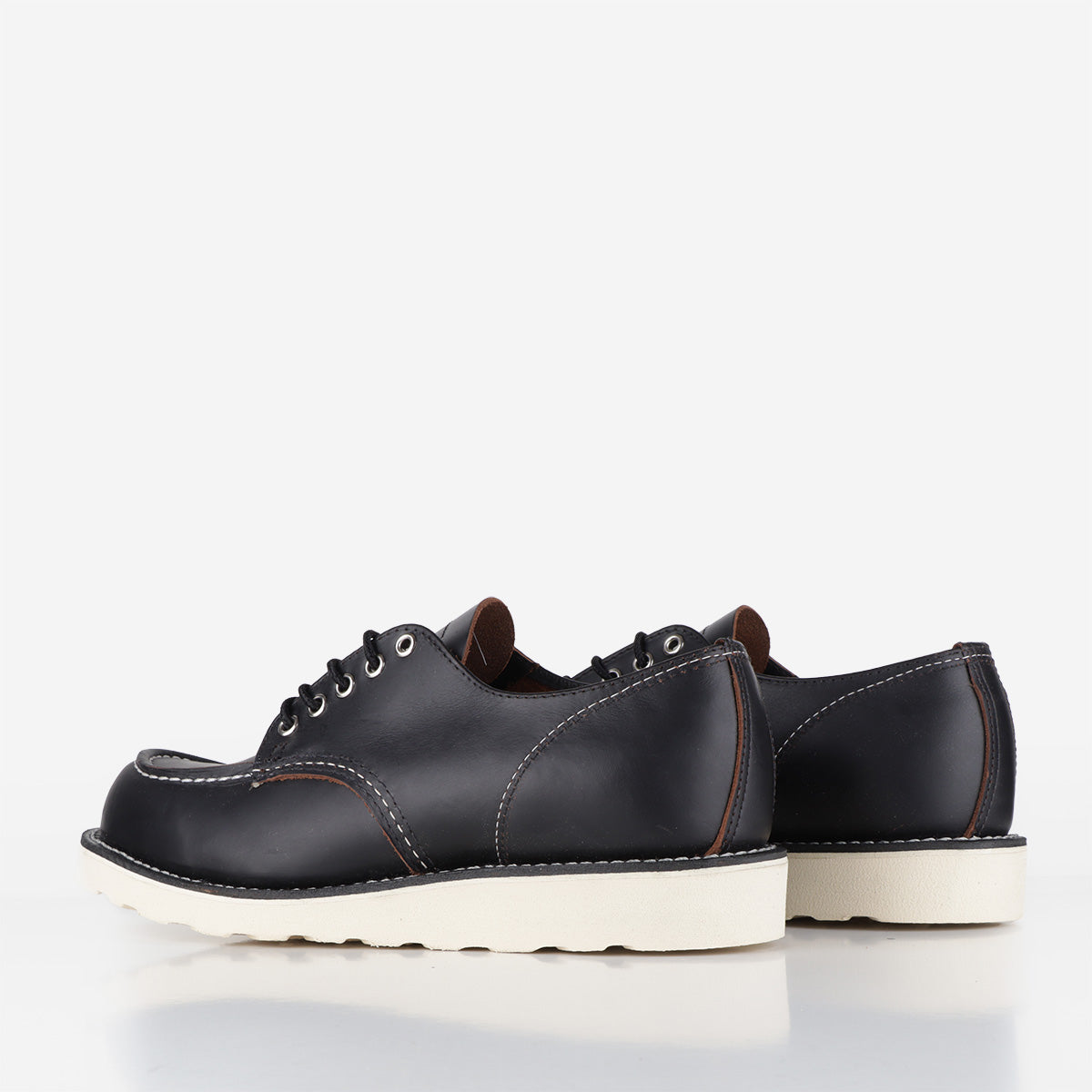 Red Wing Shop Moc Oxford Boot, Black Prairie, Detail Shot 3