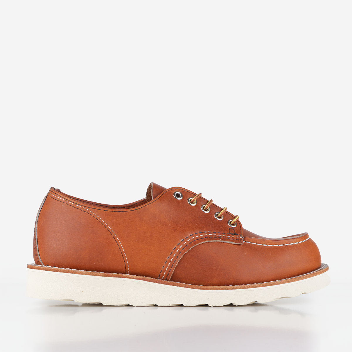 Red Wing Shop Moc Oxford Boot, Oro Legacy, Detail Shot 1