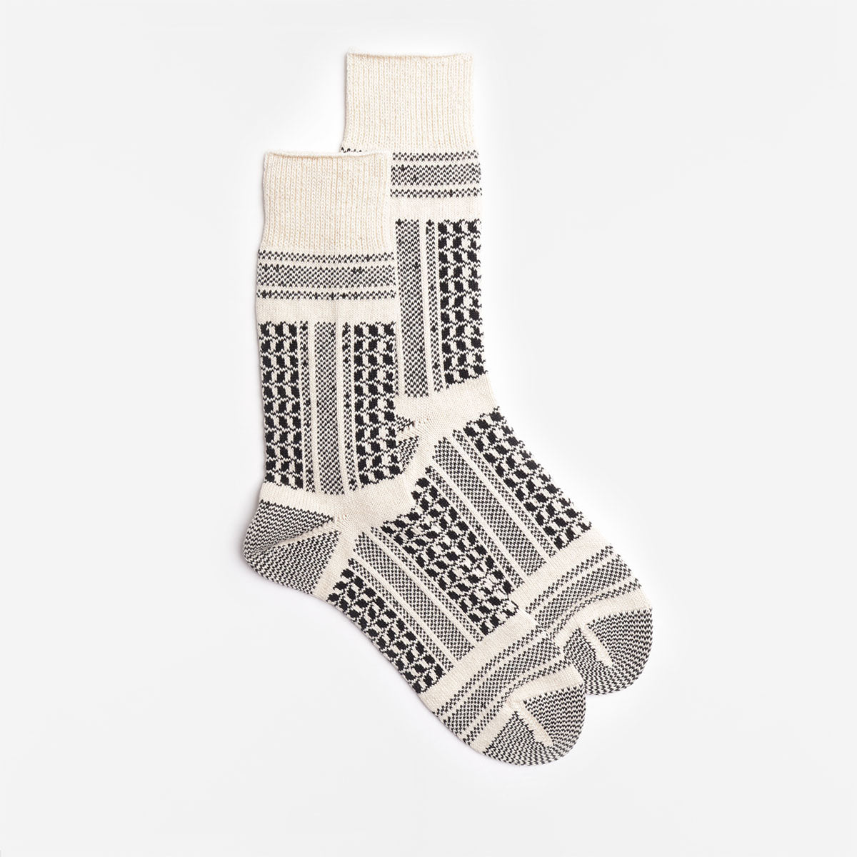 Rototo Desert Scarf Pattern Socks, Ecru Black, Detail Shot 2