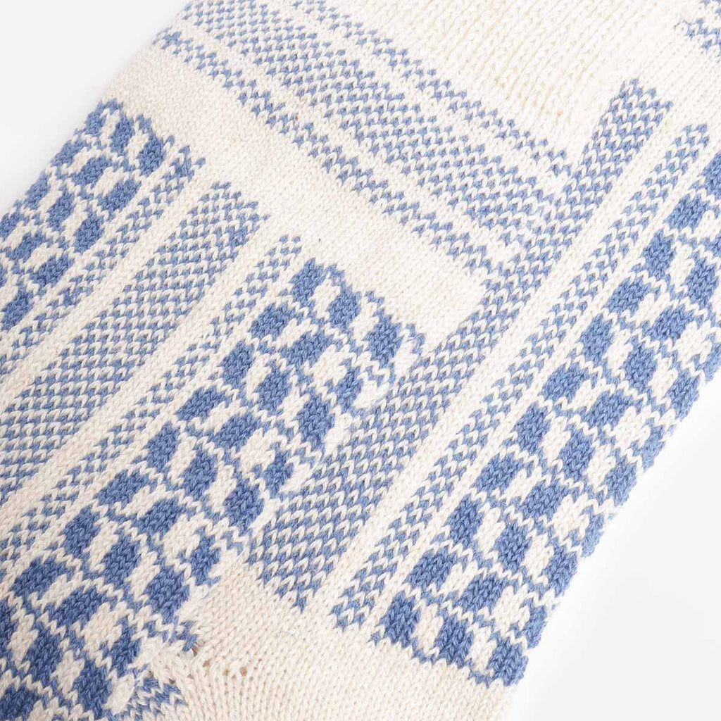 Rototo Desert Scarf Pattern Socks, Ecru Blue, Detail Shot 3