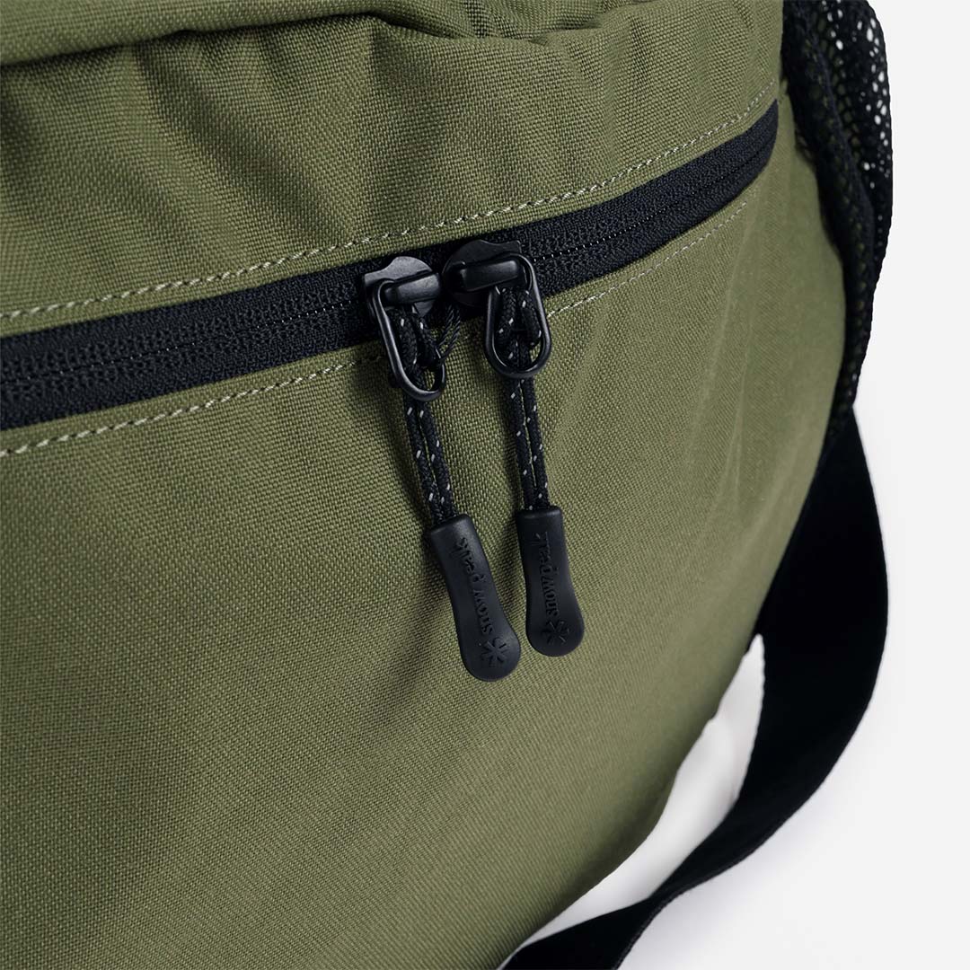 Snow Peak Everyday Use Middle Shoulder Bag, Olive, Detail Shot 4