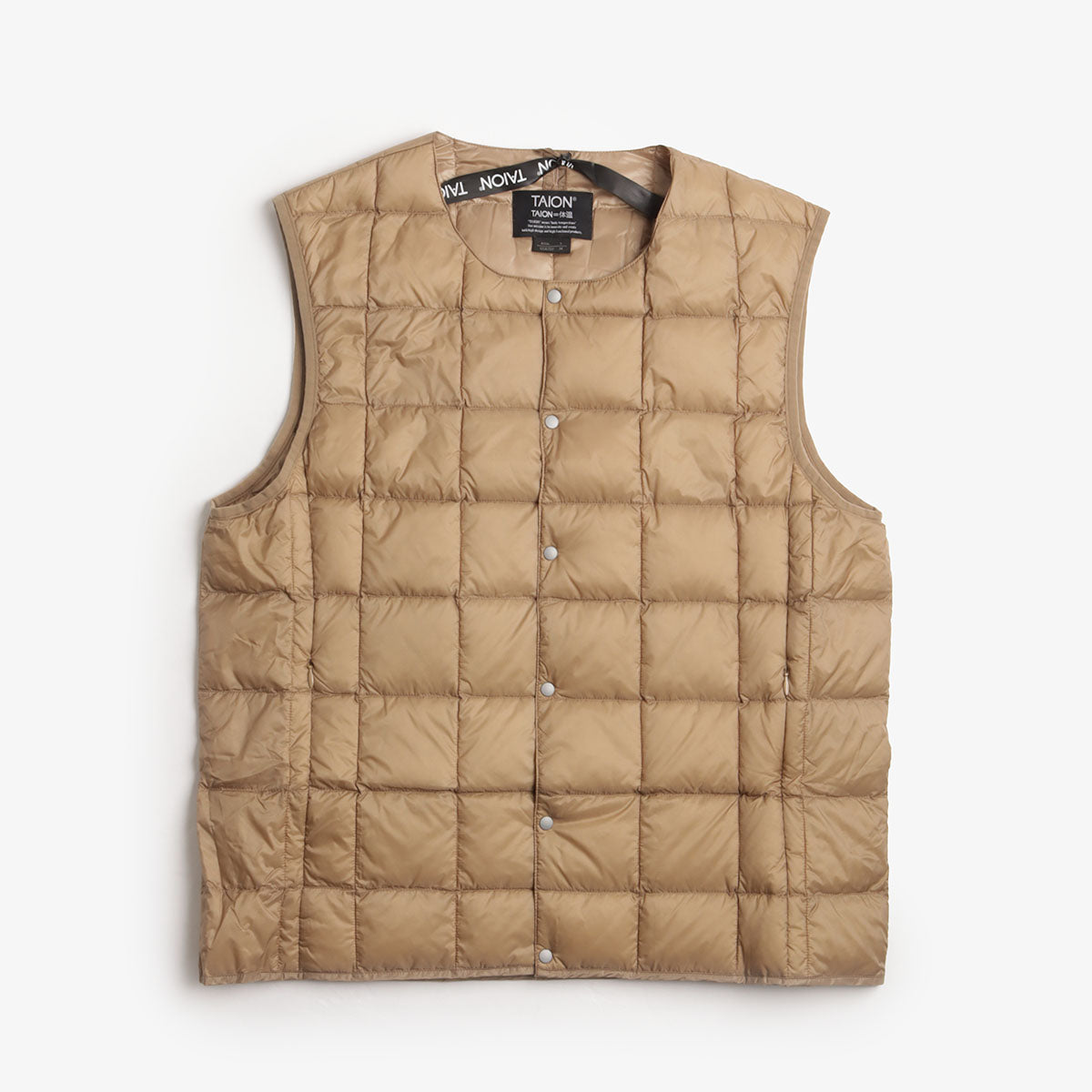 Taion Crew Neck Button Down Vest, Grayge, Detail Shot 1