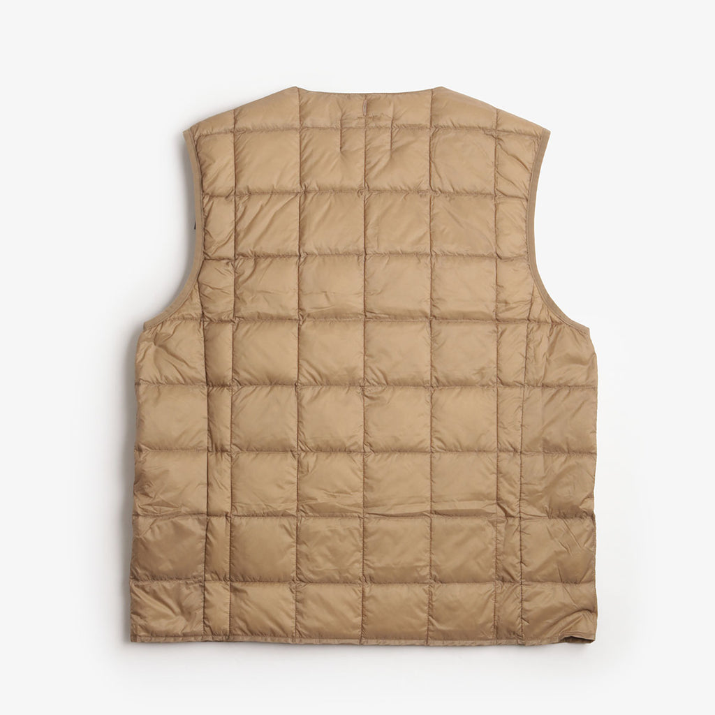 Taion Crew Neck Button Down Vest, Grayge, Detail Shot 2