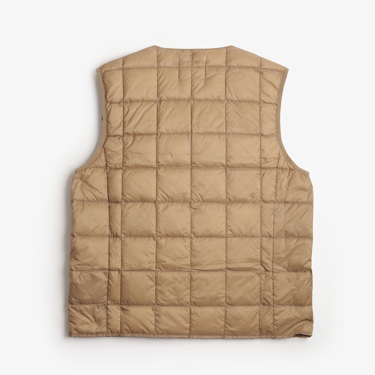 Taion Crew Neck Button Down Vest, Grayge, Detail Shot 2