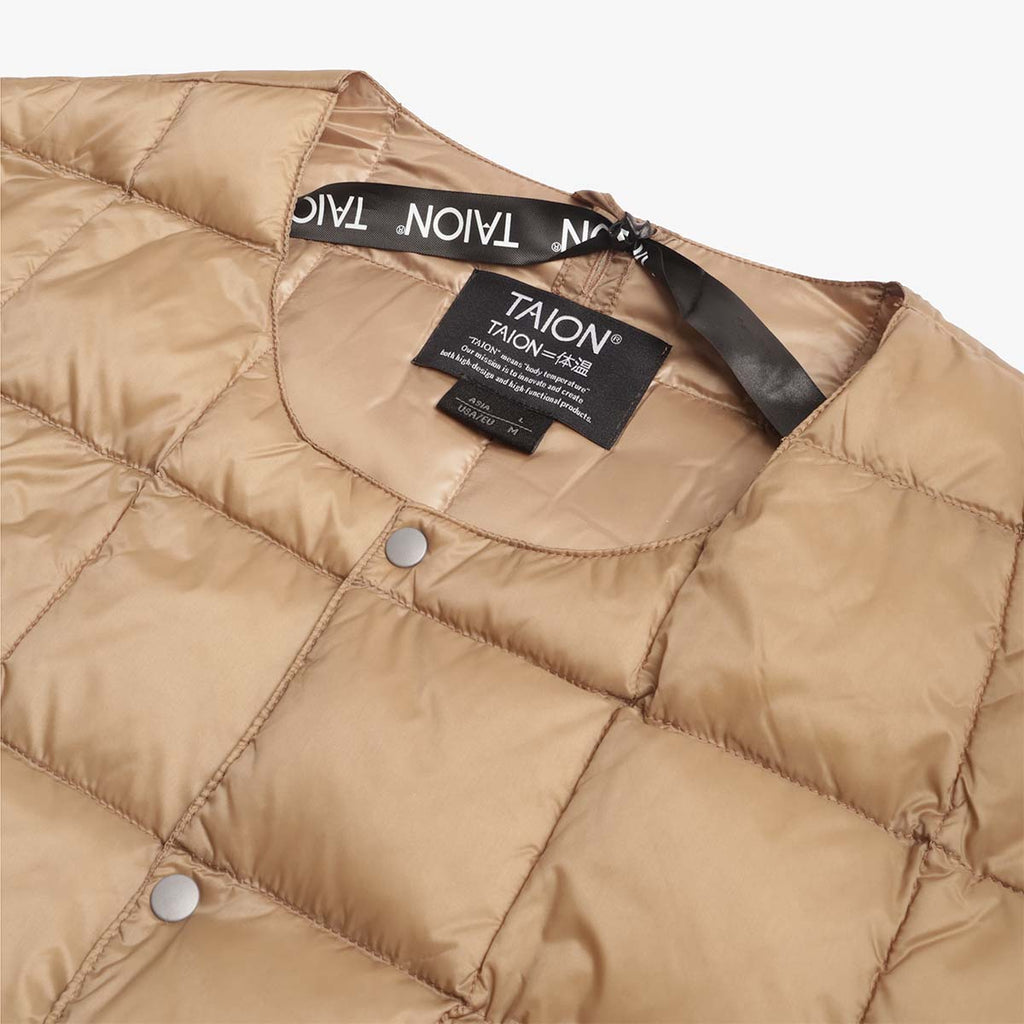 Taion Crew Neck Button Down Vest, Grayge, Detail Shot 3