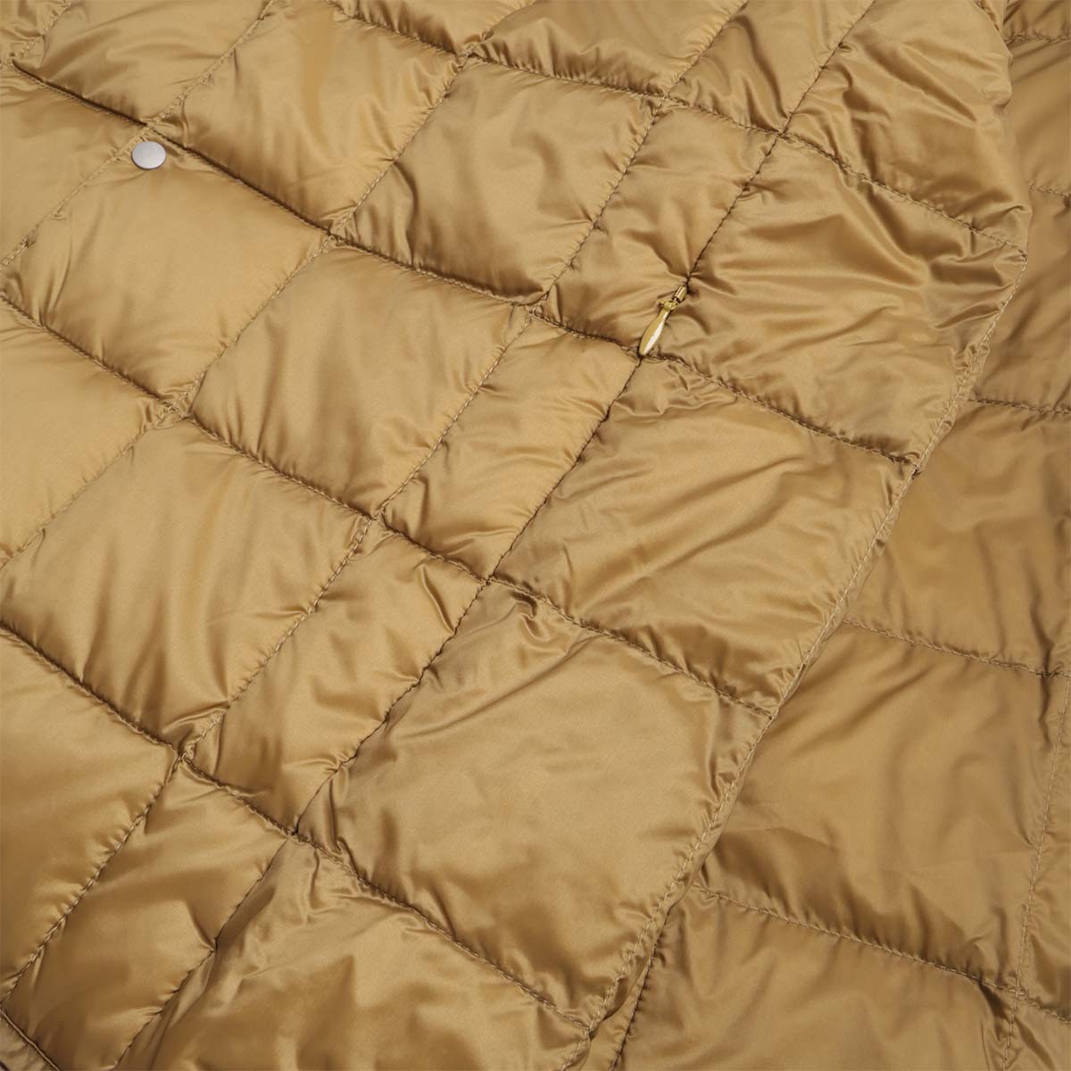 Taion Crew Neck Down Jacket, Beige, Detail Shot 3