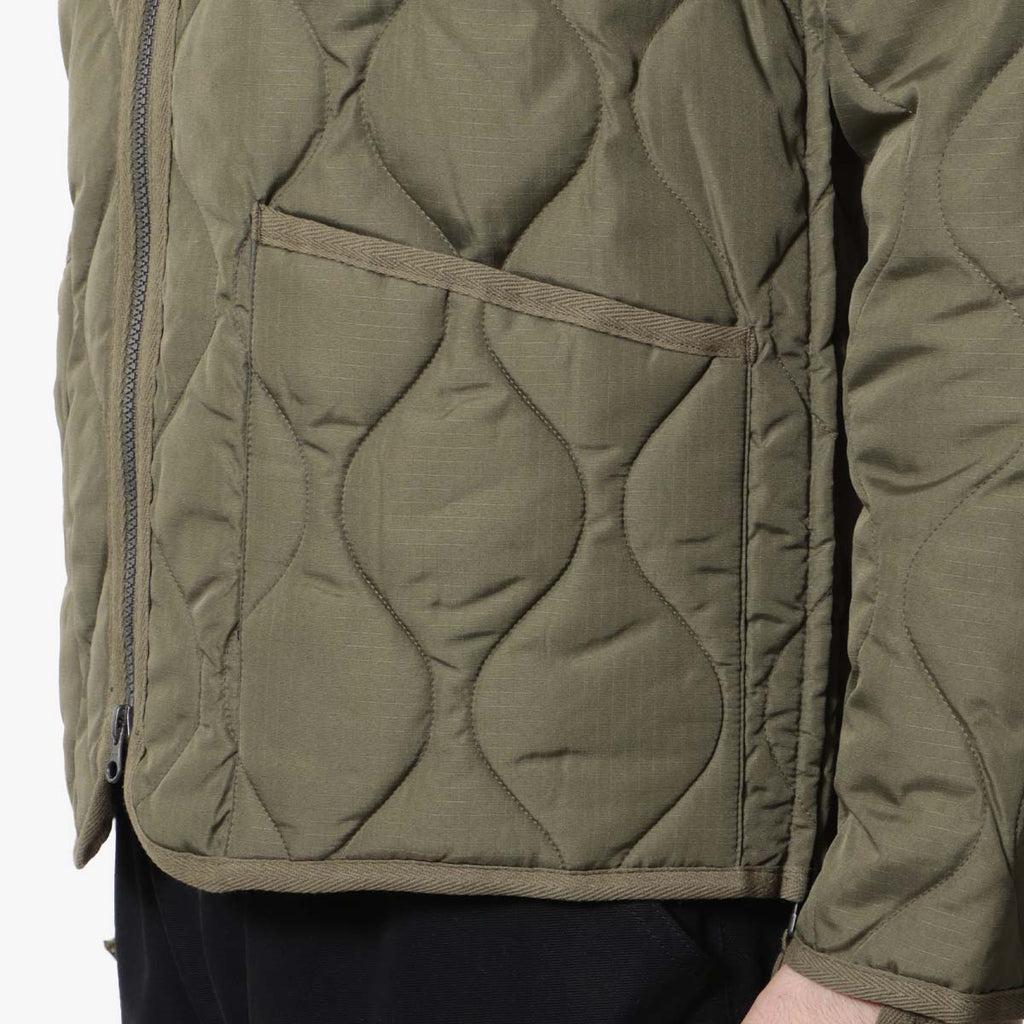 Taion Military W-Zip V Neck Down Jacket, Dark Olive, Detail Shot 3