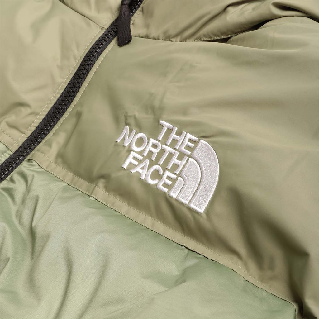 The North Face 1996 Retro Nuptse Jacket, Bark Mist, Detail Shot 2