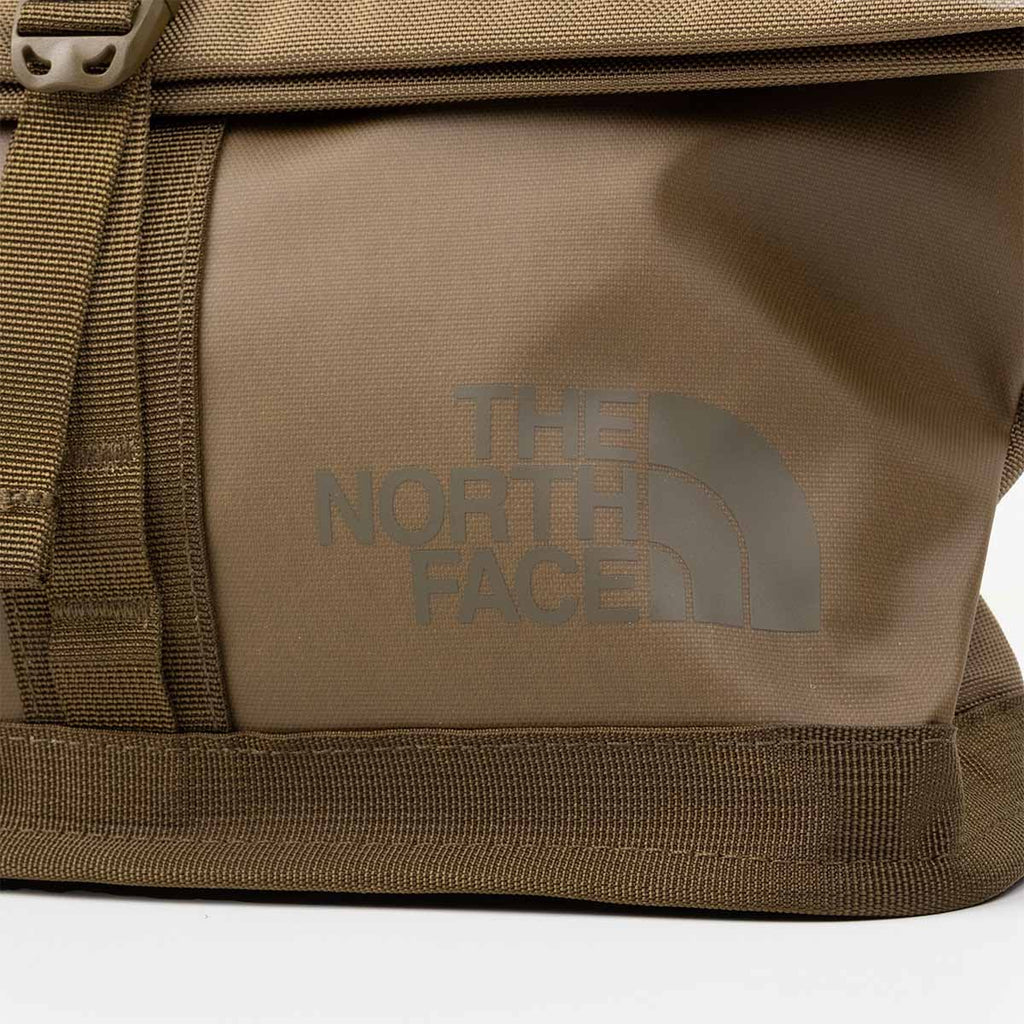 The North Face Base Camp Shoulder Bag, Caraway Seeds Sycamore Green, Detail Shot 2