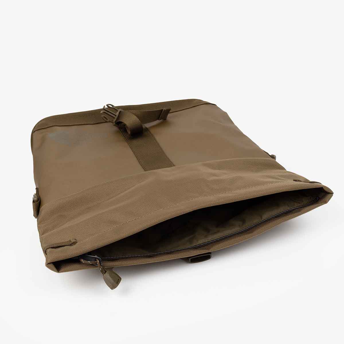 The North Face Base Camp Shoulder Bag, Caraway Seeds Sycamore Green, Detail Shot 4