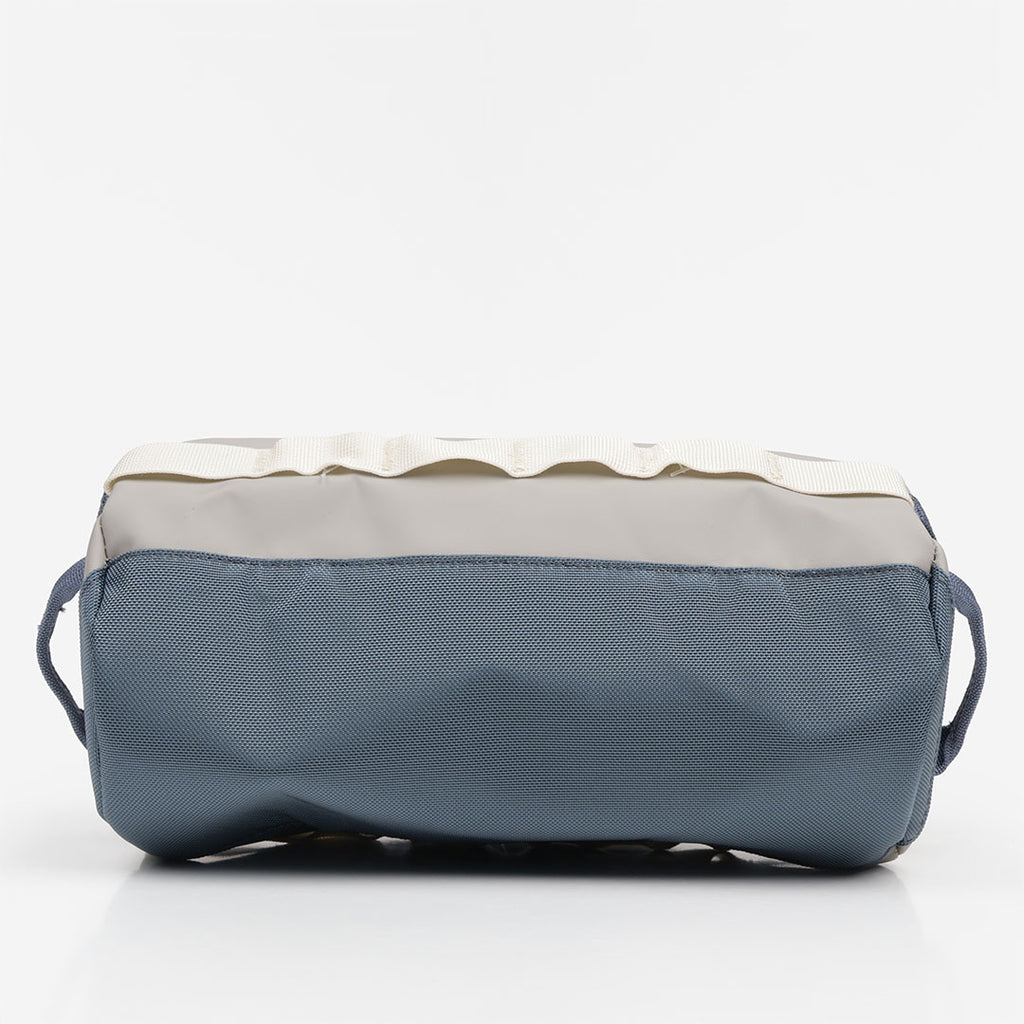 The North Face Base Camp Travel Washbag, Stone Slab Granite Grey Desert Stone, Detail Shot 2