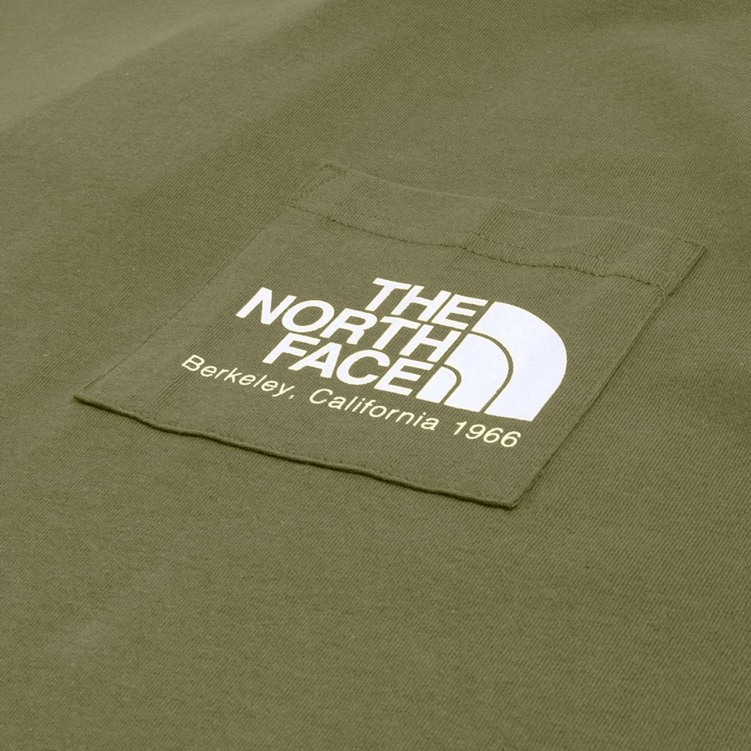 The North Face Berkeley California Pocket T-Shirt, Forest Olive, Detail Shot 4