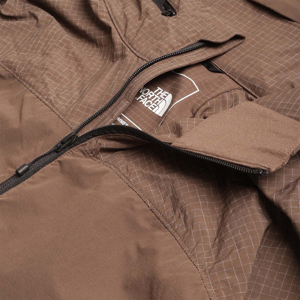 The North Face HKE Utility Wind Jacket, Smokey Brown, Detail Shot 4