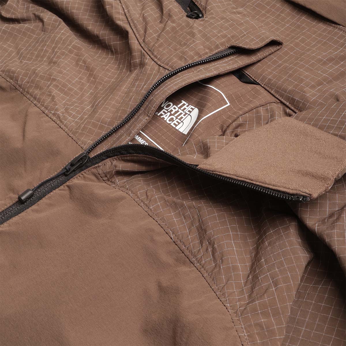 The North Face HKE Utility Wind Jacket, Smokey Brown, Detail Shot 4