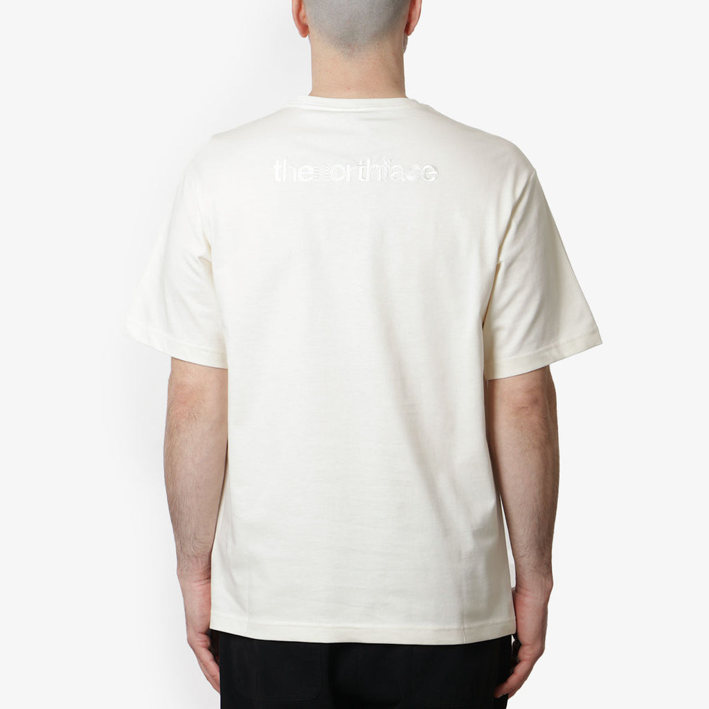 The North Face Logo RMST Relaxed T-Shirt, White Dune, Detail Shot 1