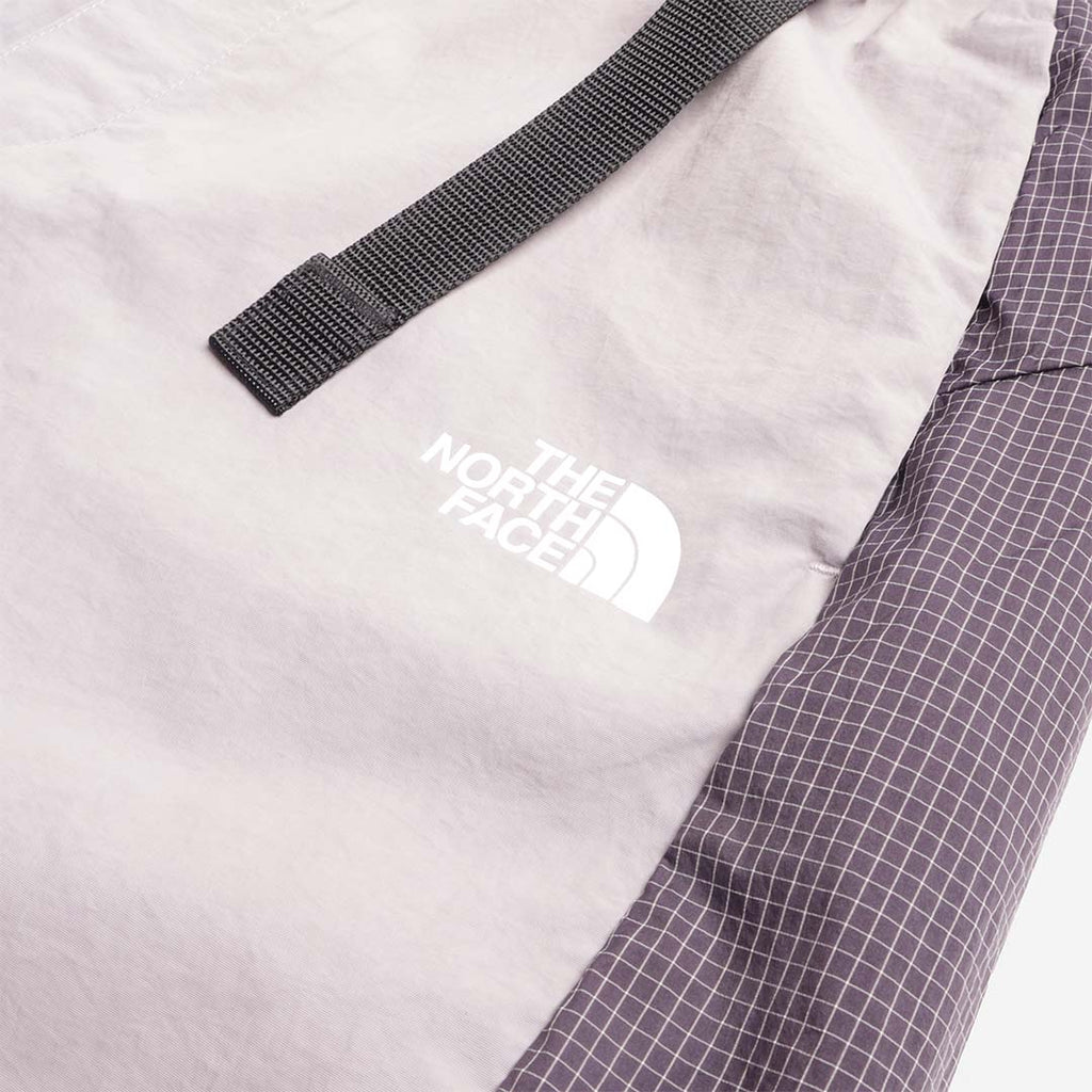 The North Face NSE Belted Shorts, Transcendent Grey Endless Dark, Detail Shot 2