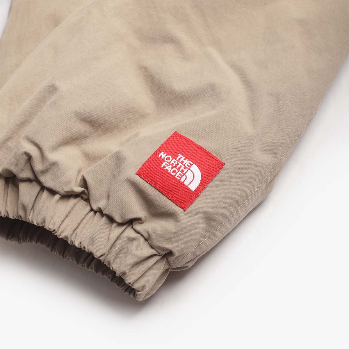 The North Face RedBox Down Jacket, Mushroom Grey, Detail Shot 4