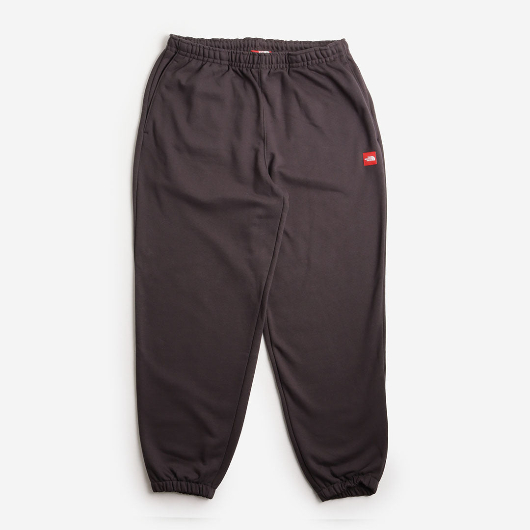 The North Face RedBox Sweatpant, Obsidian, Detail Shot 1